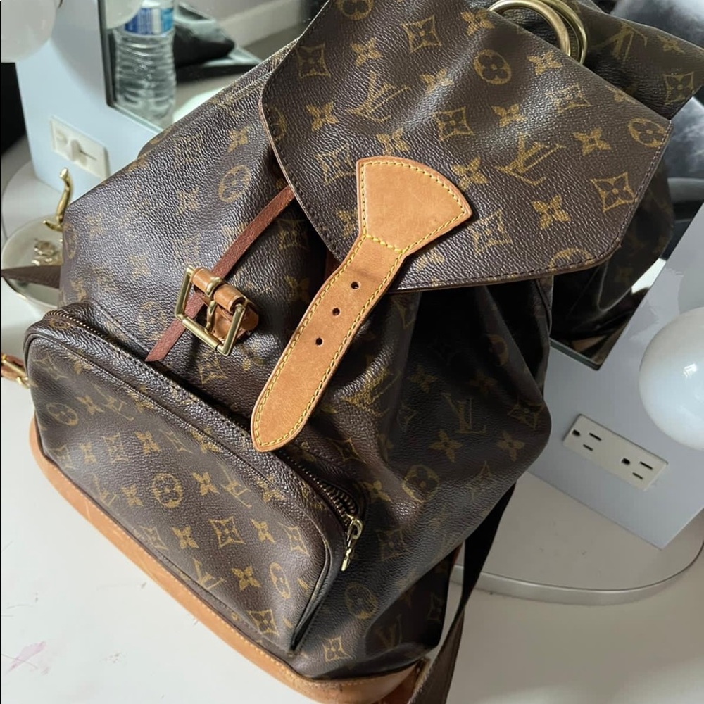 LV Montsouris Gm💜💜❤️❤️💜
